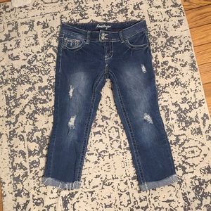 Amethyst distressed capris size 3 excellent